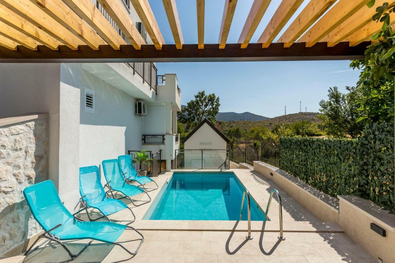 House Luce With Pool Διαμέρισμα Čisla Εξωτερικό φωτογραφία