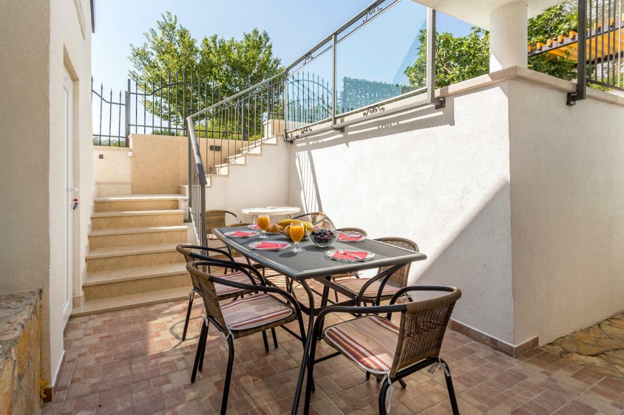 House Luce With Pool Διαμέρισμα Čisla Εξωτερικό φωτογραφία